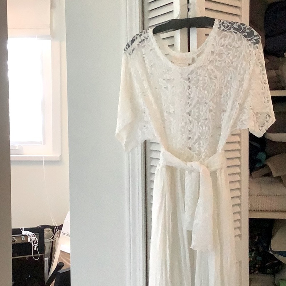 Linda lundstrom lace dress